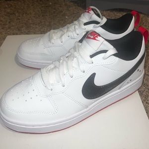 Nike Court Borough Low 2 SE ⚡️